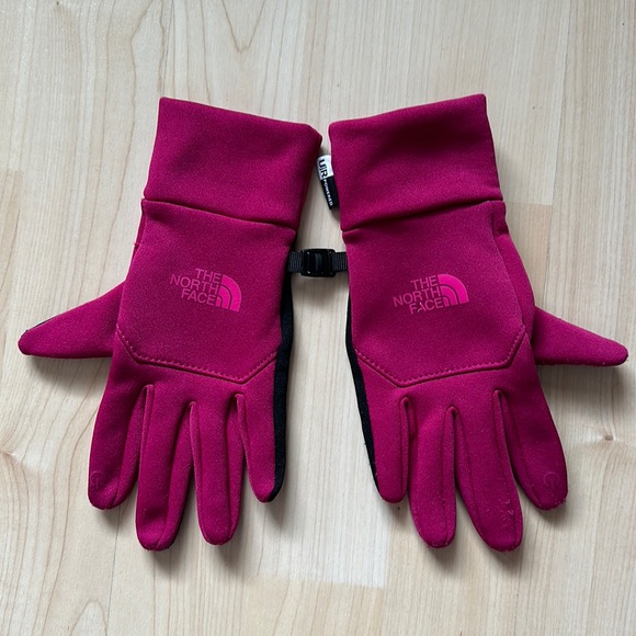 The North Face Gloves - Picture 1 of 3
